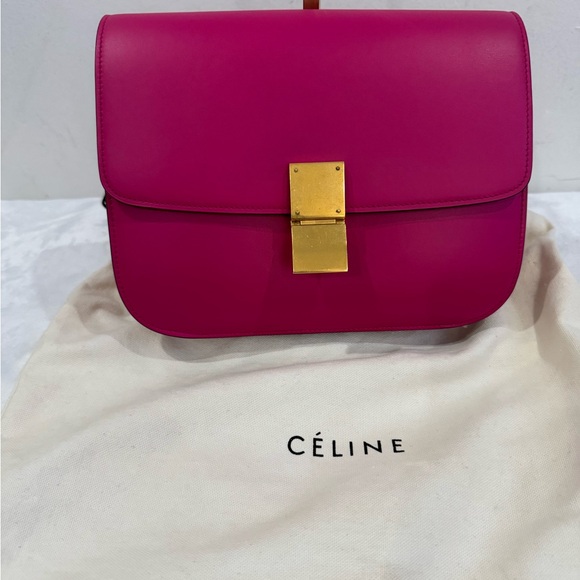 CELINE
Pink Box Leather Medium Classic Box Flap Bag (Pre-loved) with dust bag. - Picture 4 of 15